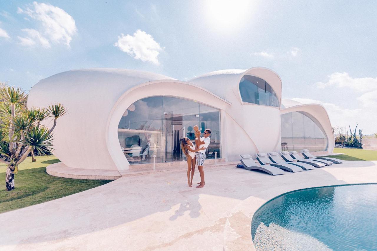 The Cloud Beachfront Villa Tabanan ภายนอก รูปภาพ
